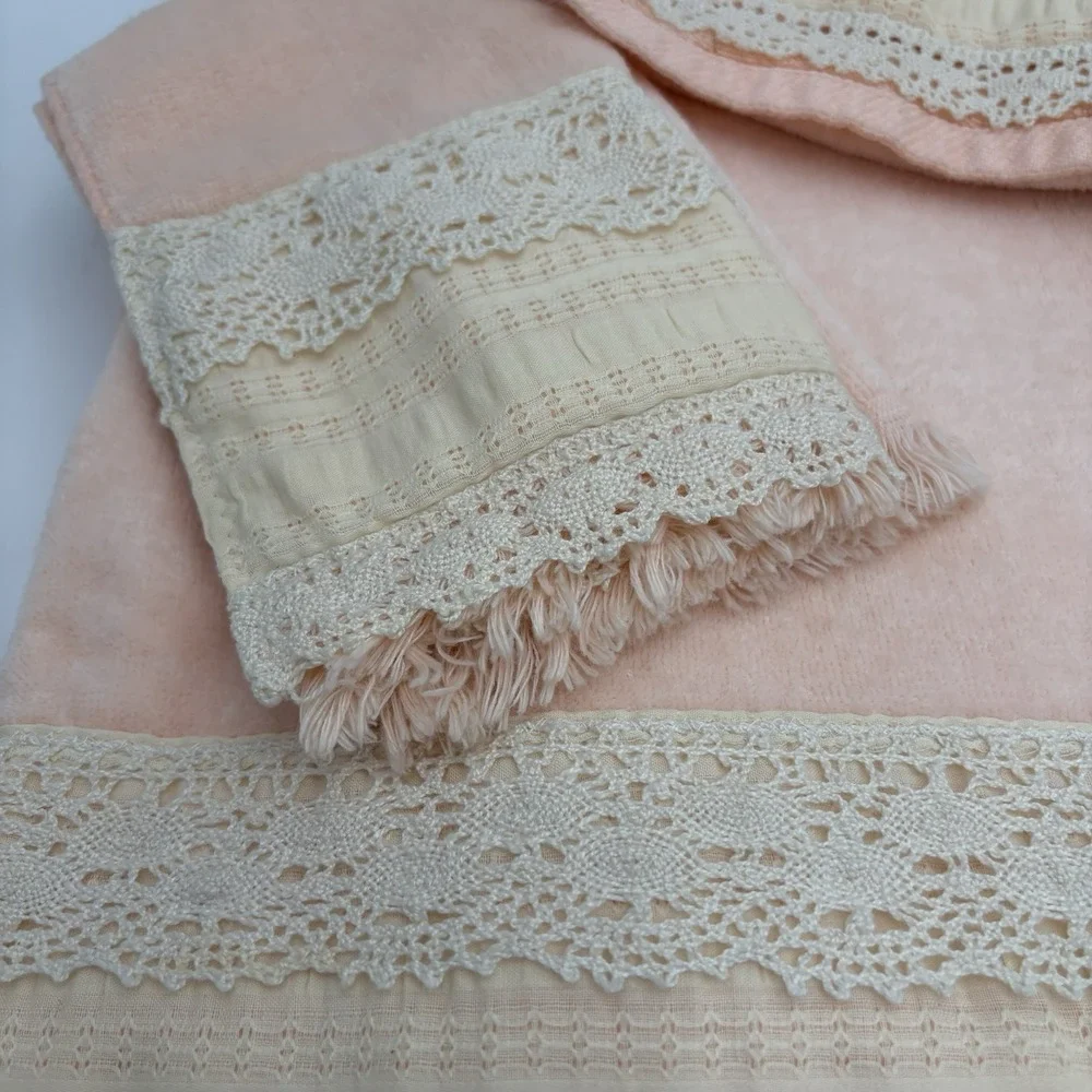 Vintage 1970's Avanti Grand Prix Towel Set Pink Crotchet & Lace Trim 3 Piece